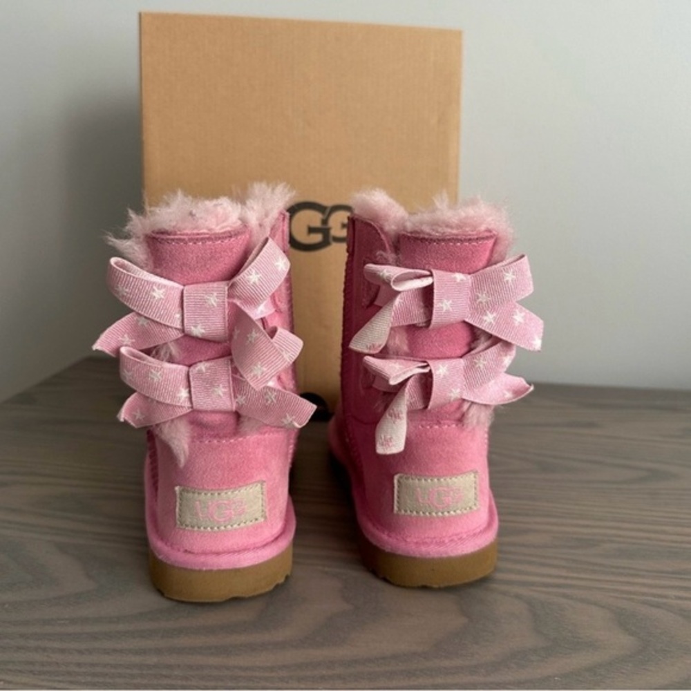 UGG TODDLER GIRL T BAILEY BOW II STAR BOOTS IN LIP GLOSS